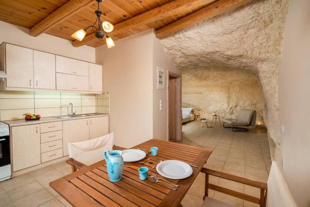 Nostos Cave Seaview Apartment Matala Exterior foto